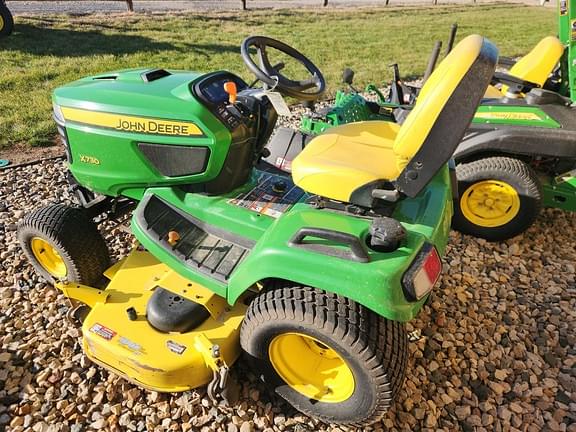 Image of John Deere X730 equipment image 2