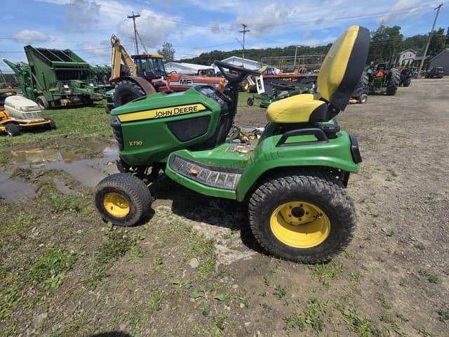 Image of John Deere X730 equipment image 4