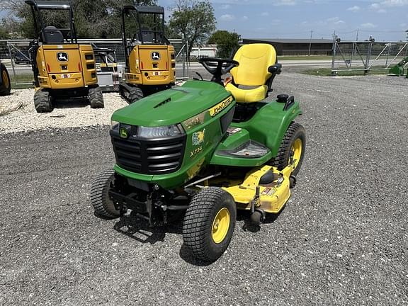 Image of John Deere X734 equipment image 1