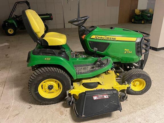 Image of John Deere X734 equipment image 1