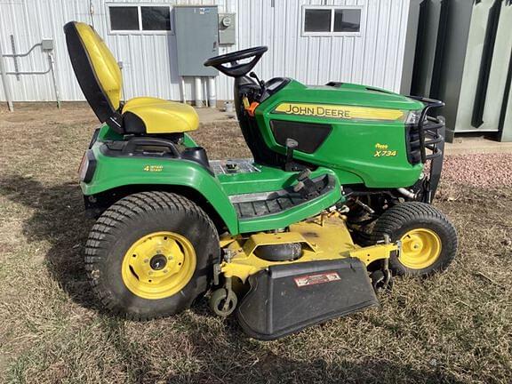 Image of John Deere X734 equipment image 1