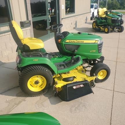 Image of John Deere X734 equipment image 3