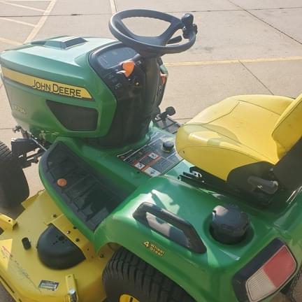Image of John Deere X734 equipment image 4