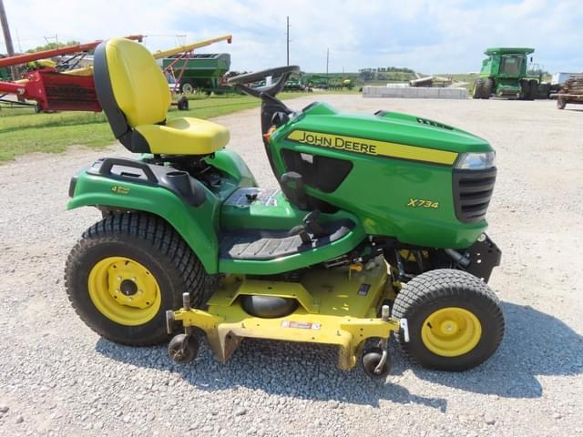 Image of John Deere X734 equipment image 4