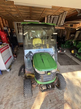 2015 John Deere X738 Equipment Image0