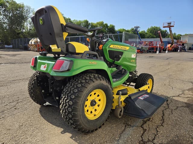Image of John Deere X739 equipment image 4