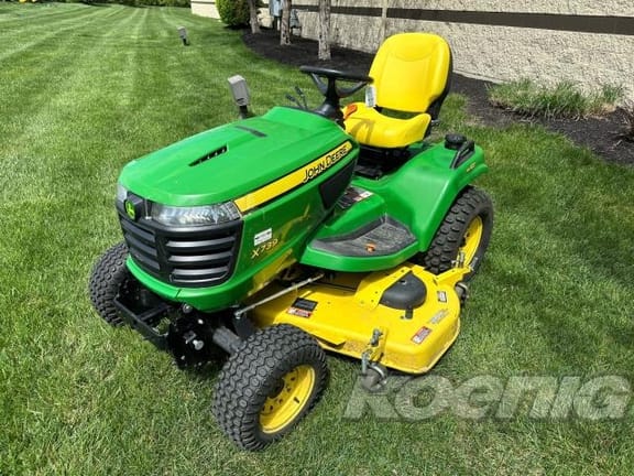 Main image John Deere X739