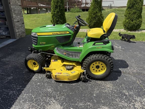Image of John Deere X739 equipment image 1