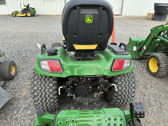 Image of John Deere X739 equipment image 4