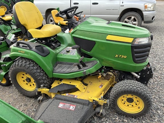 2015 John Deere X739 Equipment Image0