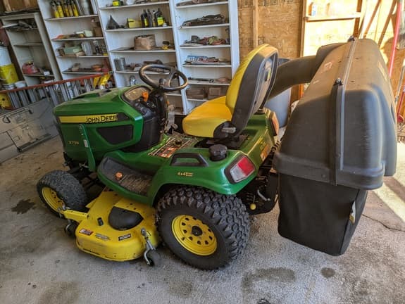 Image of John Deere X739 equipment image 2