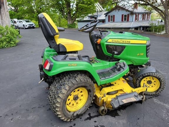 Image of John Deere X739 equipment image 3