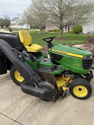 Image of John Deere X739 equipment image 1