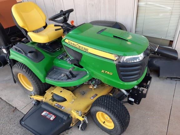 Main image John Deere X750