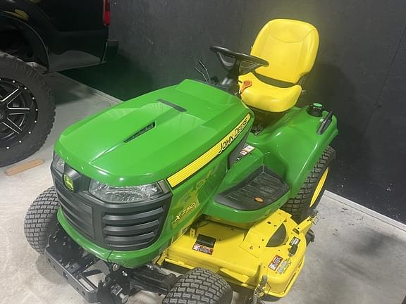 Image of John Deere X750 equipment image 2