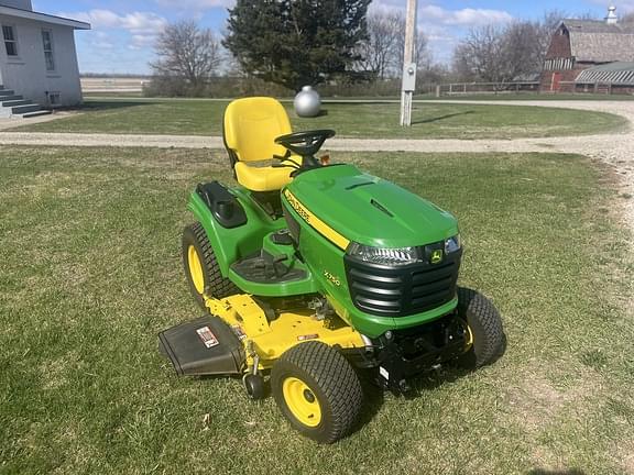 Image of John Deere X750 equipment image 3