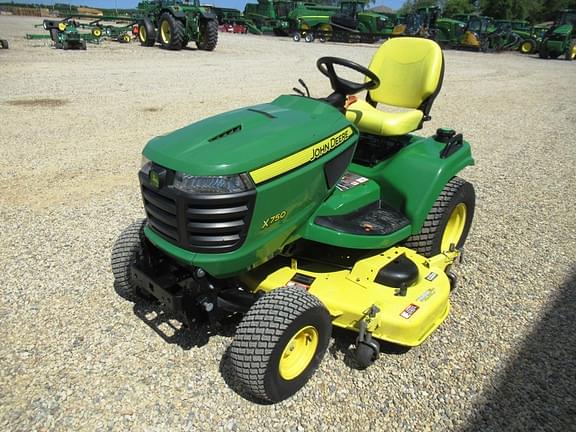 Image of John Deere X750 equipment image 4