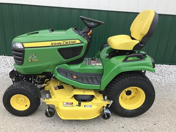 Image of John Deere X750 equipment image 1