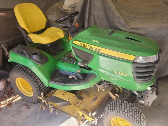 Image of John Deere X750 equipment image 3