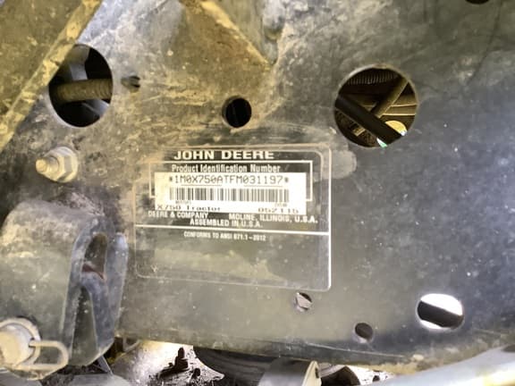 Image of John Deere X750 equipment image 4