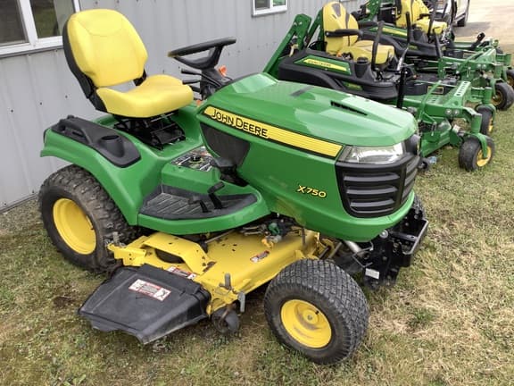 Image of John Deere X750 equipment image 2