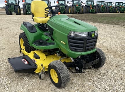 Image of John Deere X754 equipment image 2