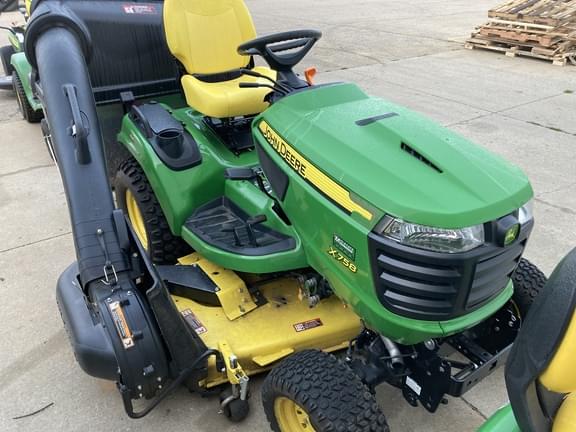 Image of John Deere X758 equipment image 1