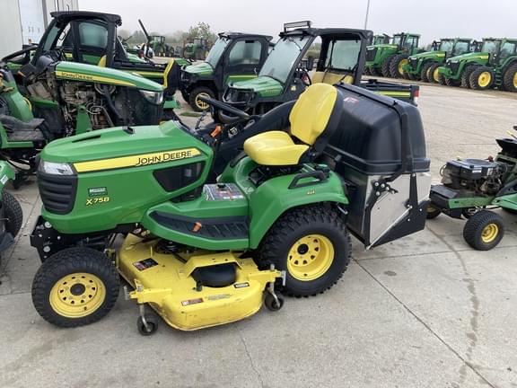 Image of John Deere X758 equipment image 2