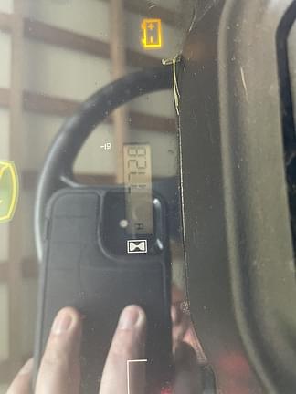 Image of John Deere X758 equipment image 4