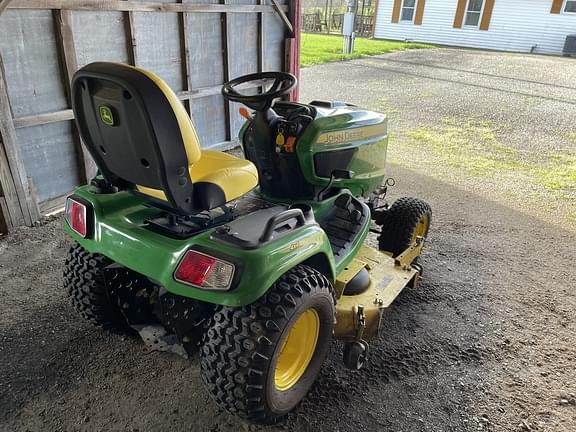 Image of John Deere X758 equipment image 1