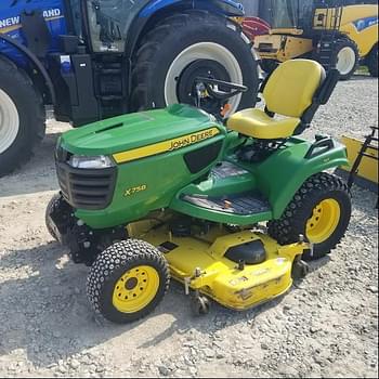 2015 John Deere X758 Equipment Image0