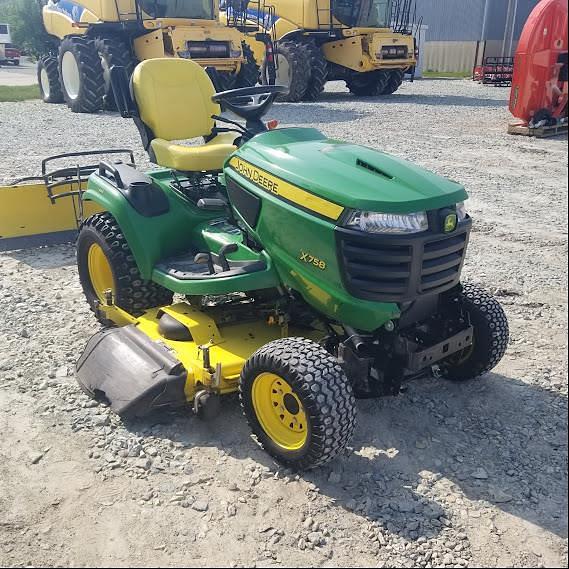 Image of John Deere X758 equipment image 1