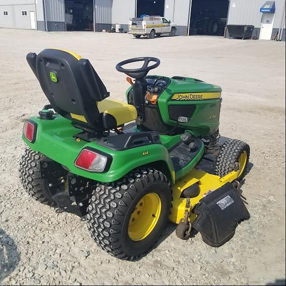 Image of John Deere X758 equipment image 3