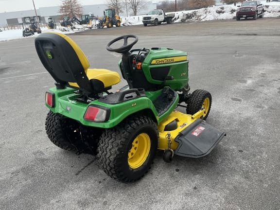 Image of John Deere X758 equipment image 3