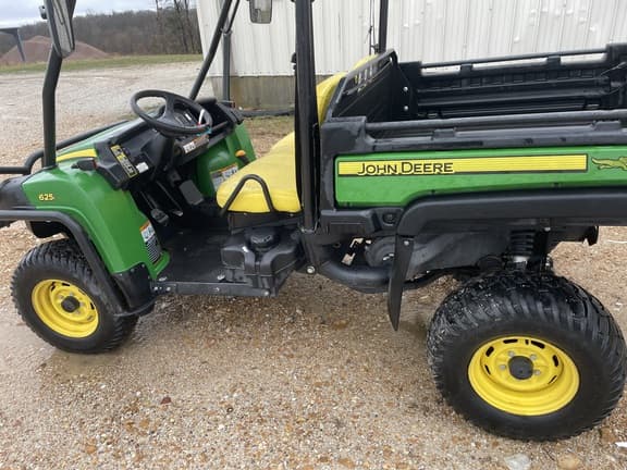 Image of John Deere XUV 625i equipment image 4