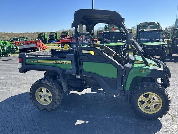 Image of John Deere Gator XUV 825i equipment image 4