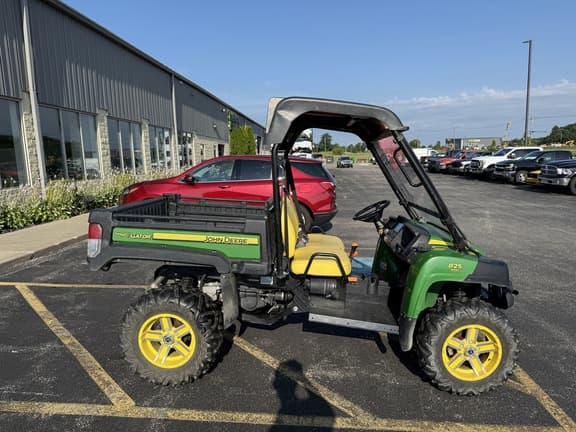 Image of John Deere Gator XUV 825i equipment image 1