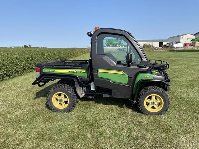 Image of John Deere Gator XUV 825i equipment image 4