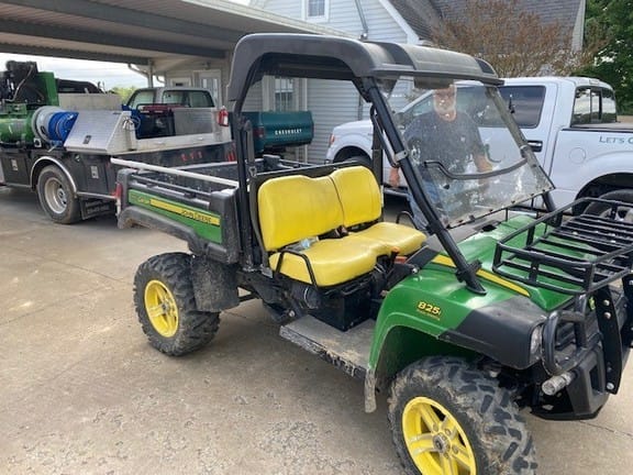 Main image John Deere Gator XUV 825i