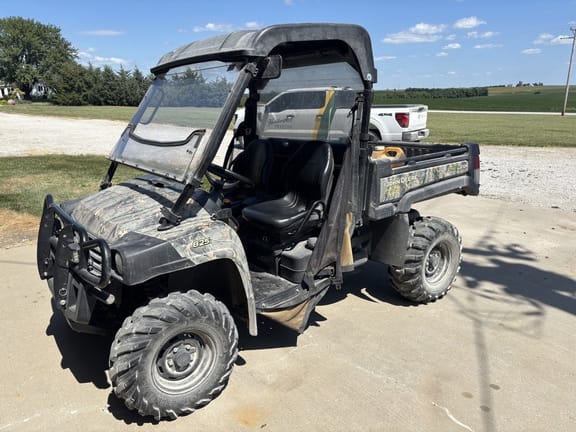 2015 John Deere Gator XUV 825i Equipment Image0