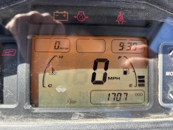 Image of John Deere Gator XUV 825i equipment image 4