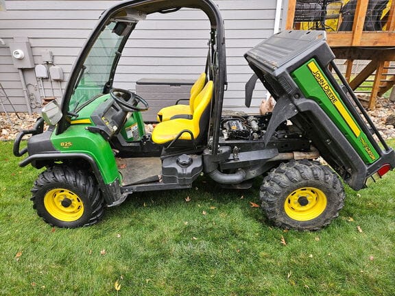 2015 John Deere Gator XUV 825i Equipment Image0