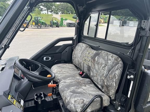 Image of John Deere Gator XUV 825i equipment image 4