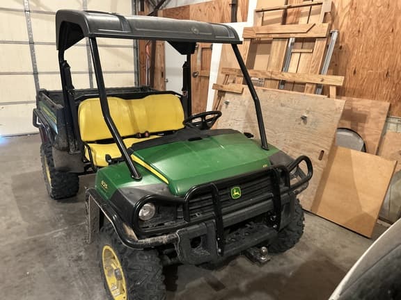 Image of John Deere Gator XUV 825i equipment image 1