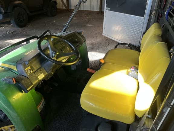 Image of John Deere Gator XUV 825i equipment image 3
