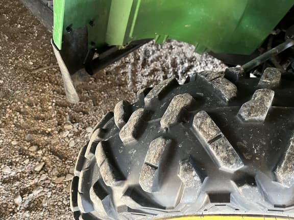 Image of John Deere Gator XUV 825i equipment image 4