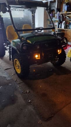 Image of John Deere Gator XUV 825i equipment image 1