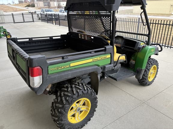 Image of John Deere Gator XUV 825i equipment image 4