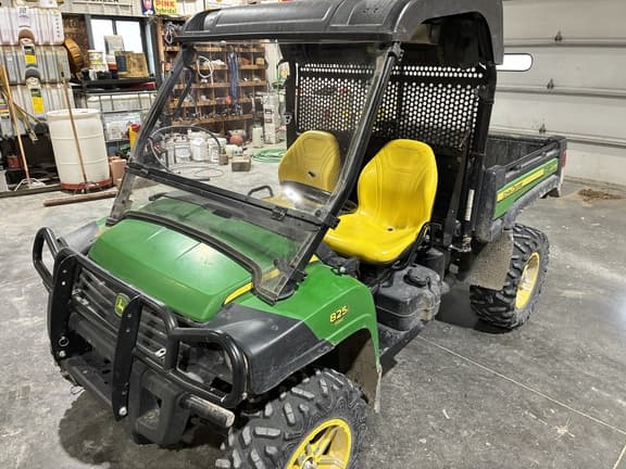 Image of John Deere Gator XUV 825i equipment image 1