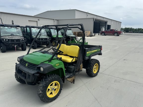 2015 John Deere Gator XUV 825i Equipment Image0